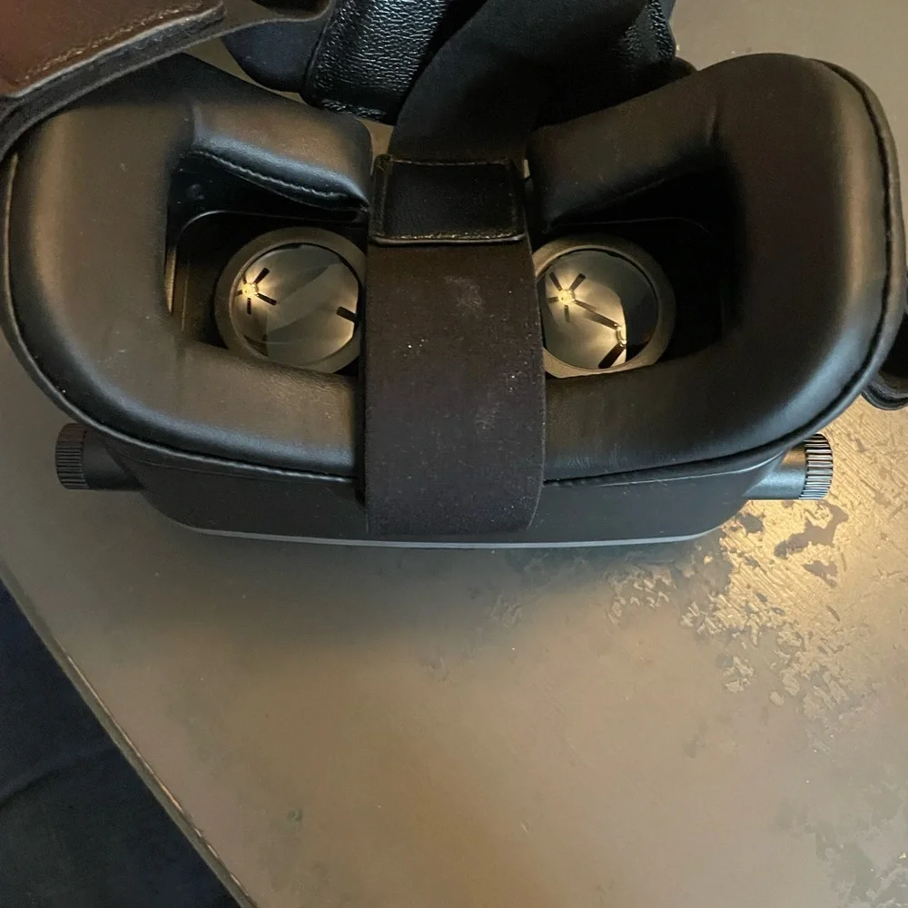 Black VR Headset for cellphone